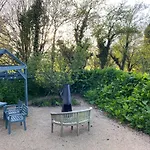 Cosy Double Shepherds Hut In Beautiful Wicklow With Underfloor Heating Throughout 营地 *