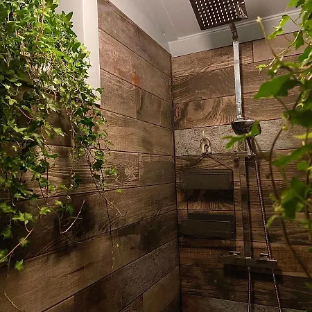 Cosy Double Shepherds Hut In Beautiful Wicklow With Underfloor Heating Throughout Campsite *