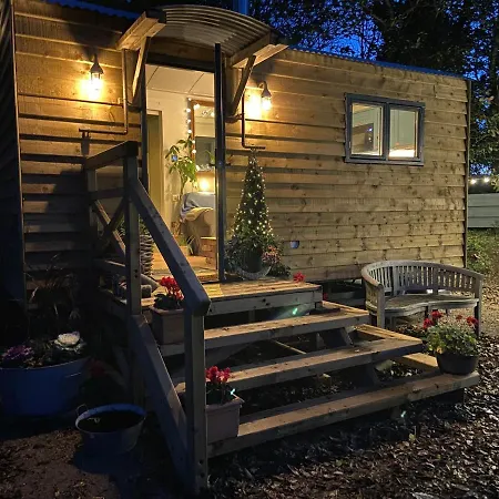 Cosy Double Shepherds Hut In Beautiful Wicklow With Underfloor Heating Throughout Кемпинг *