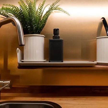 Cosy Double Shepherds Hut In Beautiful Wicklow With Underfloor Heating Throughout Campsite Rathnew