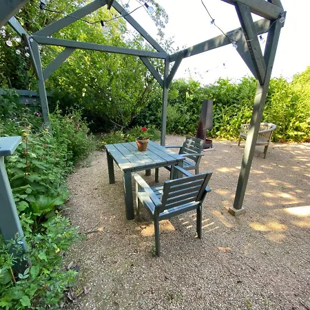 Camping Cosy Double Shepherds Hut In Beautiful Wicklow With Underfloor Heating Throughout