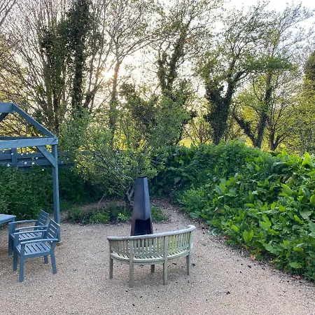 Cosy Double Shepherds Hut In Beautiful Wicklow With Underfloor Heating Throughout Camping *
