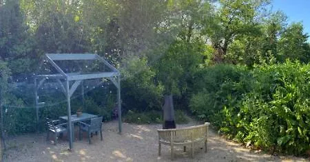 Cosy Double Shepherds Hut In Beautiful Wicklow With Underfloor Heating Throughout *