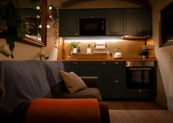 Campsite Cosy Double Shepherds Hut In Beautiful Wicklow With Underfloor Heating Throughout *