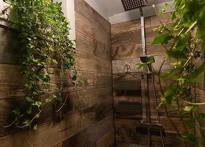 Cosy Double Shepherds Hut In Beautiful Wicklow With Underfloor Heating Throughout Campsite *