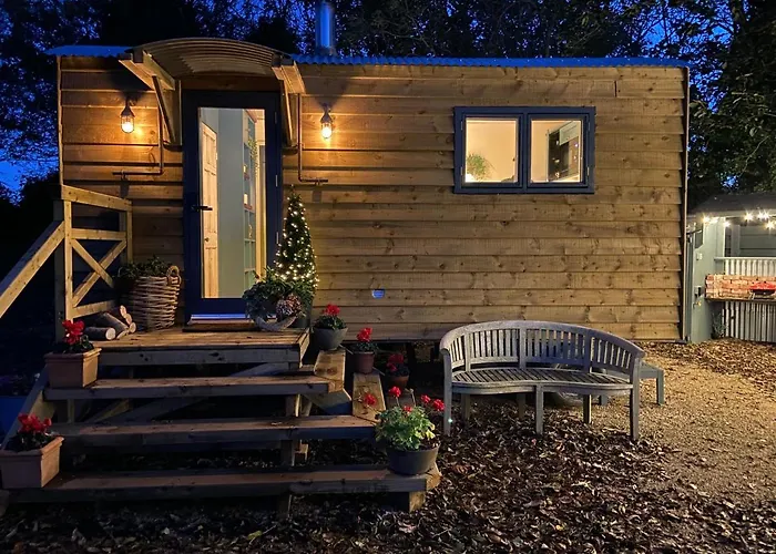 Cosy Double Shepherds Hut In Beautiful Wicklow With Underfloor Heating Throughout Rathnew