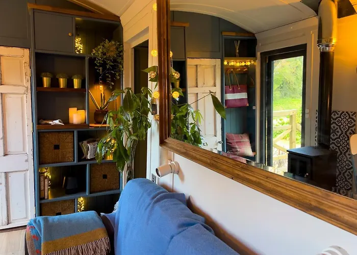 Cosy Double Shepherds Hut In Beautiful Wicklow With Underfloor Heating Throughout Campsite Rathnew