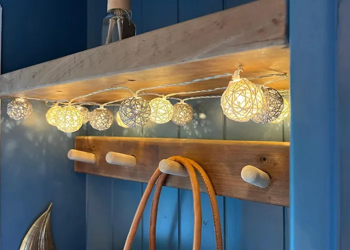 Cosy Double Shepherds Hut In Beautiful Wicklow With Underfloor Heating Throughout Campsite Rathnew