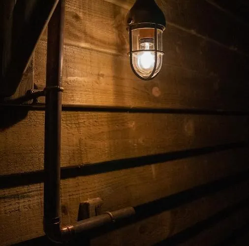 Campsite Cosy Double Shepherds Hut In Beautiful Wicklow With Underfloor Heating Throughout *