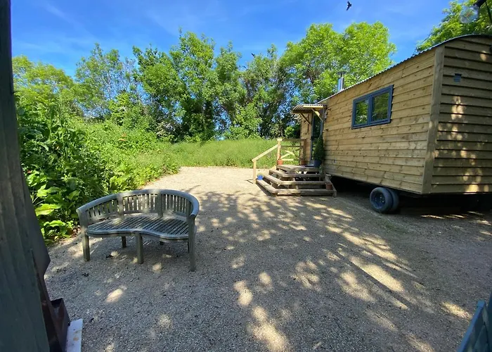 Campsite Cosy Double Shepherds Hut In Beautiful Wicklow With Underfloor Heating Throughout *