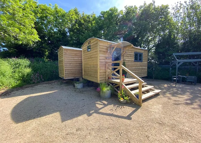 Cosy Double Shepherds Hut In Beautiful Wicklow With Underfloor Heating Throughout Campsite