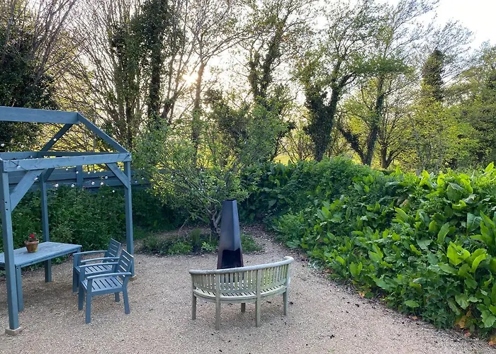 Cosy Double Shepherds Hut In Beautiful Wicklow With Underfloor Heating Throughout Campsite *