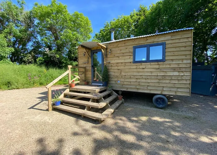 Cosy Double Shepherds Hut In Beautiful Wicklow With Underfloor Heating Throughout